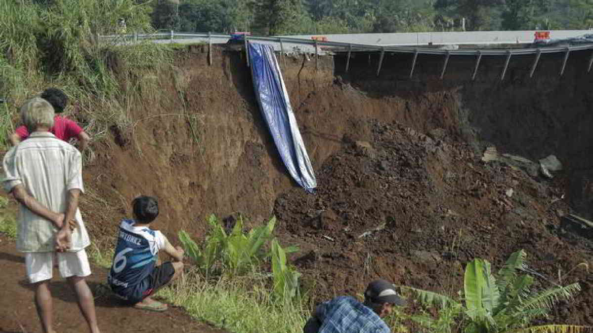 Perbaikan Longsor Di Tol Bocimi Dipastikan Selesai Tiga Hari Sementara