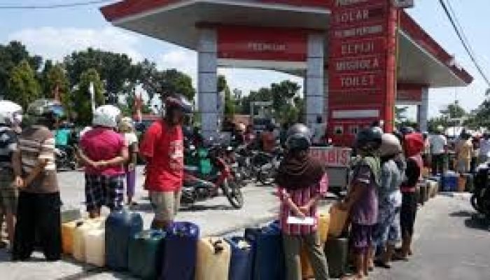 Kenaikan Harga BBM Membakar Rakyat