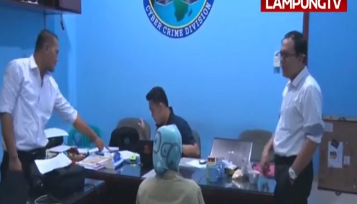 Hina Lampung, Dosen Calon Doktor di Tangkap Polisi