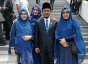 Foto Lora Fadil, Viral di Medsos Boyong Tiga Isteri Pelantikan DPR