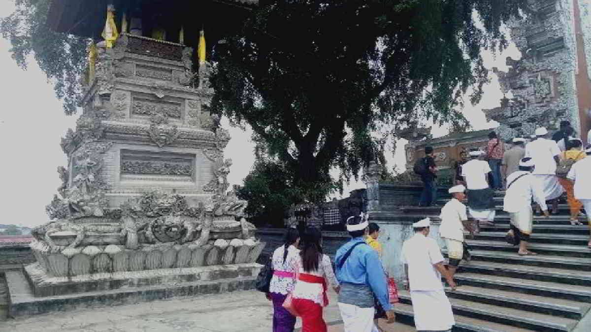 Pura Kerti Bhuana di Dusun Way Lunik yang ada di kecamatan Panjang Kota Bandar Lampung.
