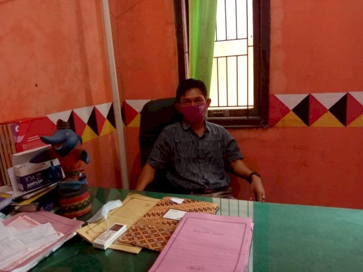 Pungut Syarifuddin Kepala Pekon yang baru dilantik,