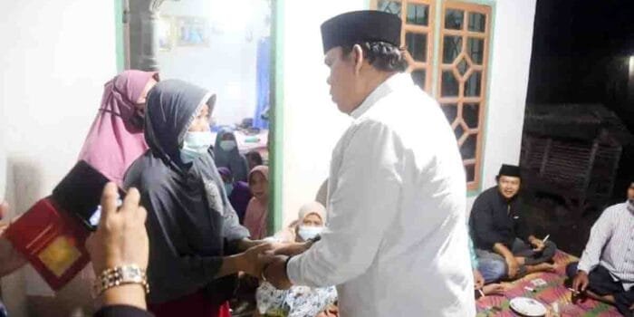 Azwar Hadi Hadiri Tahlilan Korban Bentrok Maut di Desa Negara Batin