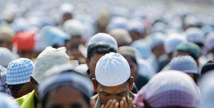 Antara Mata Terpejam dan Hati Terbuka: Memahami Hukum Memejamkan Mata Saat Shalat