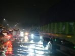 Jalan Imam Bonjol Bekasi Banjir hingga 50 Cm