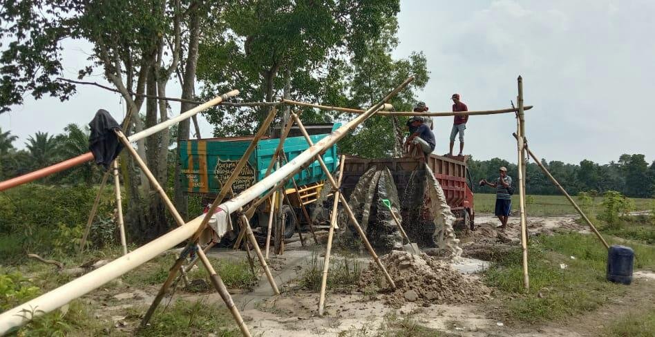 Aktivitas pertambangan pasir di Desa Tanjungwangi, Wawai Karya, Lampung Timur, kembali marak, Kamis (30/12/2021)- foto Bang Jali