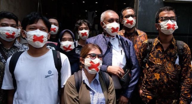 Selesai Diperiksa, Haris Azhar dan Fatia Tidak Ditahan