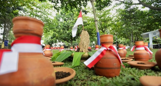 Air dan Tanah dari Kota/Kabupaten di Jabar di Kirim ke Ibu Kota Baru di Penajam