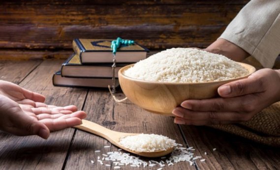 Zakat fitrah adalah zakat yang wajib ditunaikan oleh umat muslim, baik laki-laki, perempuan, dewasa, maupun anak-anak pada bulan Ramadhan hingga menjelang shalat Idul Fitri. (Shutterstock)