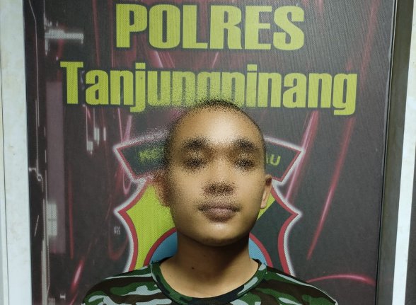 Patur pelaku dugaan pemukulan terhadap ayah pacar sendiri di Tanjung Pinang- foto ist