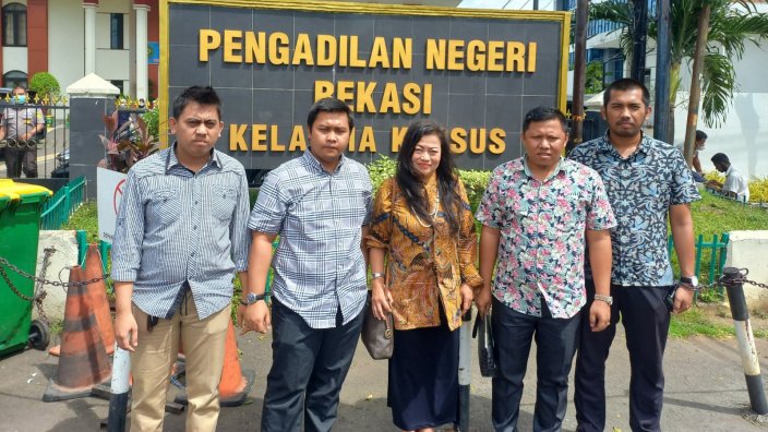 Lawyer Mohamad Rizki, S.H., M.H. (nomor dua dari kiri)