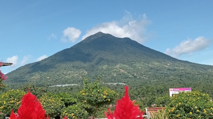 Penampakan gunung Tanggamus