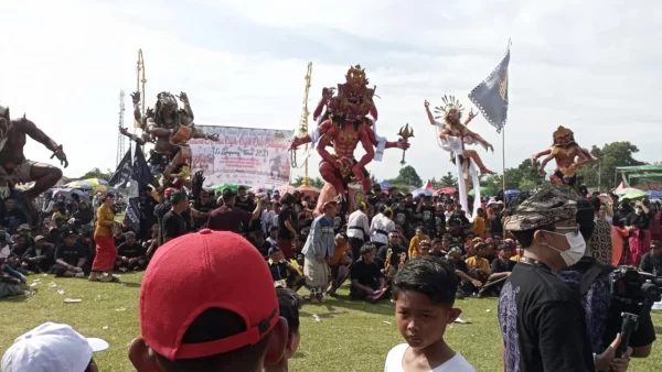 Festival Kreasi Balaganjur dan Parade Ogoh-ogoh di Lampung Timur berlangsung meriah, acara dibuka langsung oleh Bupati Dawam Rahardjo, Jumat (17/3/2023)