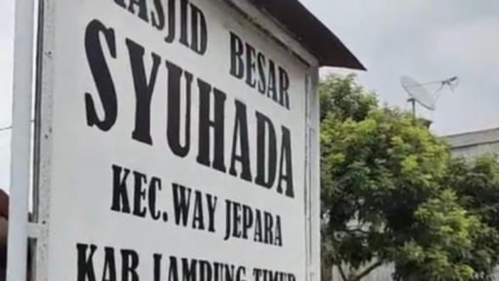 Aksi Vandalisme mencoret tembok Masjid Syuhada, pada 8 Maret 2023.
