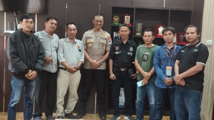 Perwakilan dari Solidaritas Pers Tanggamus (SPT) saat di ruang Kapolres Tanggamus AKBP Siswara Hadi Chandra, Kamis 9 Maret 2023, (foto_hd)