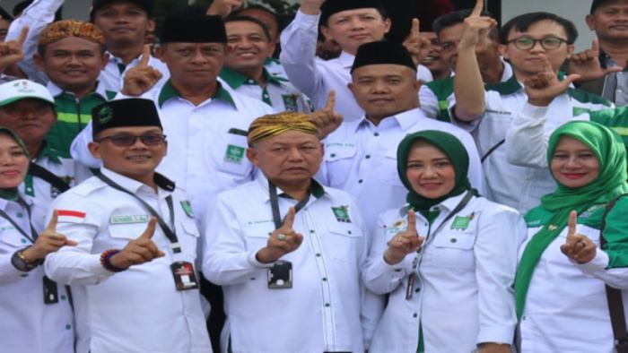 Sebanyak 5 Kepala Desa Aktif dan dua ASN didaftarkan PKB Lampung Timur sebagai Bacaleg Ke KPU pada saat tahapan pendaftaran Serentak yang berakhir 14 Mei 2023 lalu