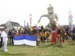 Bupati Dawam Lepas Karnaval, Berharap Desa Srigading Lebih Baik Lagi