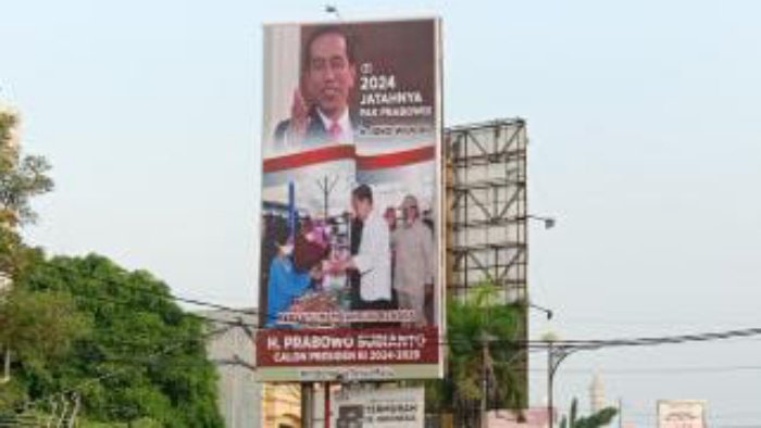 Baliho Bertuliskan Ungkapan Jokowi '2024 Jatah Prabowo' Bertebaran di Bandar Lampung