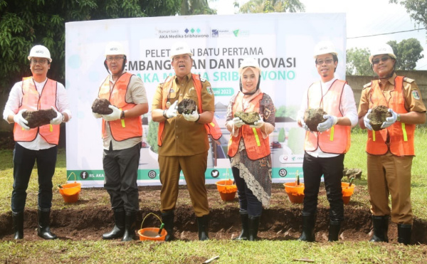 Peletakan Batu Pertama Pembangunan Dan Renovasi RS Aka Medika, Wakil ...