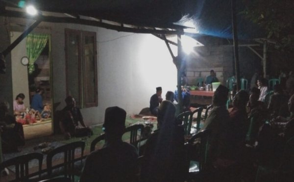 Suasana duka di rumah korban SW yang tewas dalam aksi massa di Desa Girimulyo, Marga Sekampung, Lampung Timur beberapa hari lalu