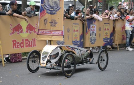 Legend, Setelah 35 tahun vakum, Lomba kereta peti sabun di Jalan Diponegoro, Kota Bandung, kembali digelar, Minggu (27/8/2023).