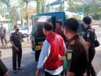 Korupsi proyek pembangunan sumur bor, Mantan Kadisperkimtan Lampung Timur digiring ke Mobil tahanan Kejari Selasa 12 September 2023