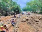 WADUUH.. Pekerja Proyek Gorong-gorong di Tulangbawang Tak Paham Alat Pelindung Diri
