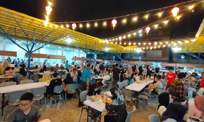 Suasana baru Akau Potong Lembu (PSP Street Food) di Tanjung Pinang resmi beroperasi lagi dengan nuansa baru Minggu 24 Desember 2023