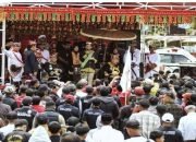 Cawapres Mahfud Md Dianugerahi Gelar Adat Batin Perkasa Saibani Niti Hukum