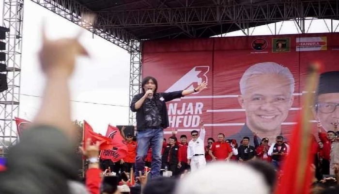 Once Hibur Masyarakat Lampung di Kampanye Akbar Ganjar-Mahfud Md