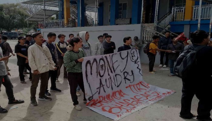 Puluhan Mahasiswa Kembali Gruduk Perumda Tirta Bhagasasi, Suarakan 4 Tuntutan Ini!