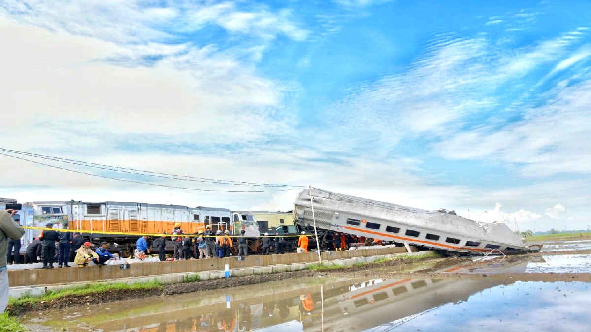 Lokasi kecelakaan Kereta Api Lokal Bandung dengan KA Turangga di petak Jalan Haur Pugur-Cicalengka, Kabupaten Bandung, Jumat (5/1/2024).