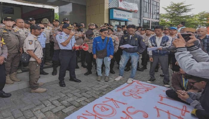 Geruduk Dishub Kota Bekasi, Mahasiswa PMII Pertanyakan Kejelasan Pembangunan Halte Sultan