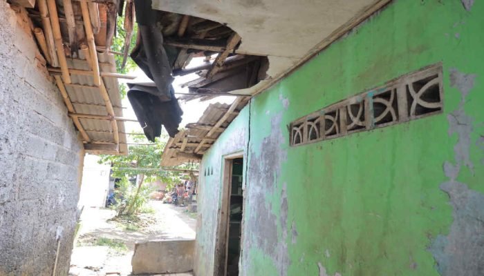 Pj Walkot Bekasi Intruksikan Camat, Lurah Monitor Keperluan Bantuan yang Bisa Dialokasikan ke Warga