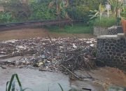 Bendung Koja Jatiasih Mulai Dipenuhi Sampah