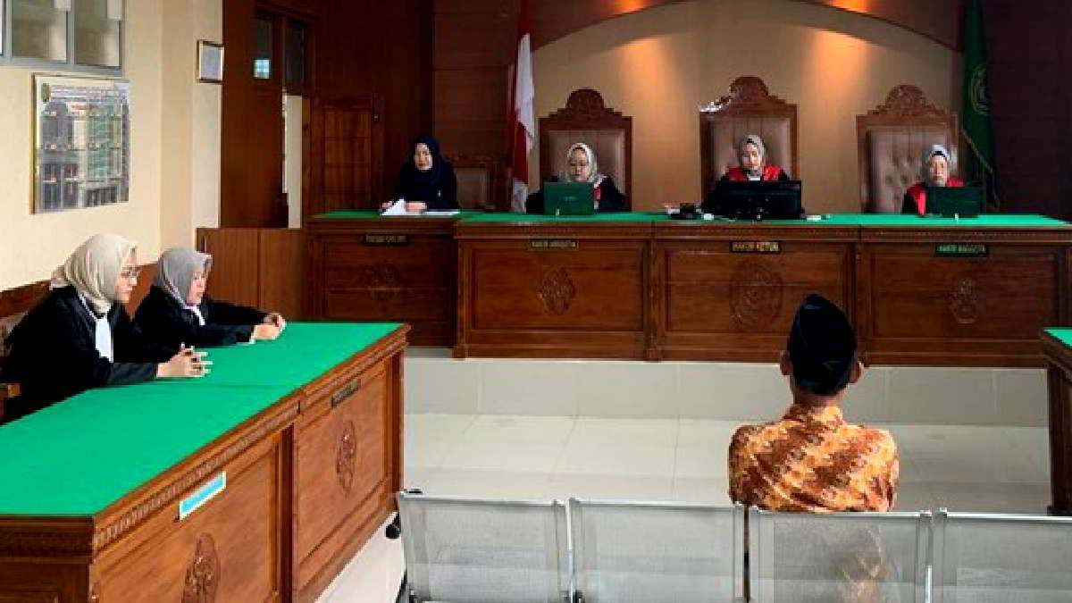 Caleg PAN Lampung Timur bagi angpao Rp50 ribu dalam amplop di vonis 8 bulan, Senin 5 Februari 2024