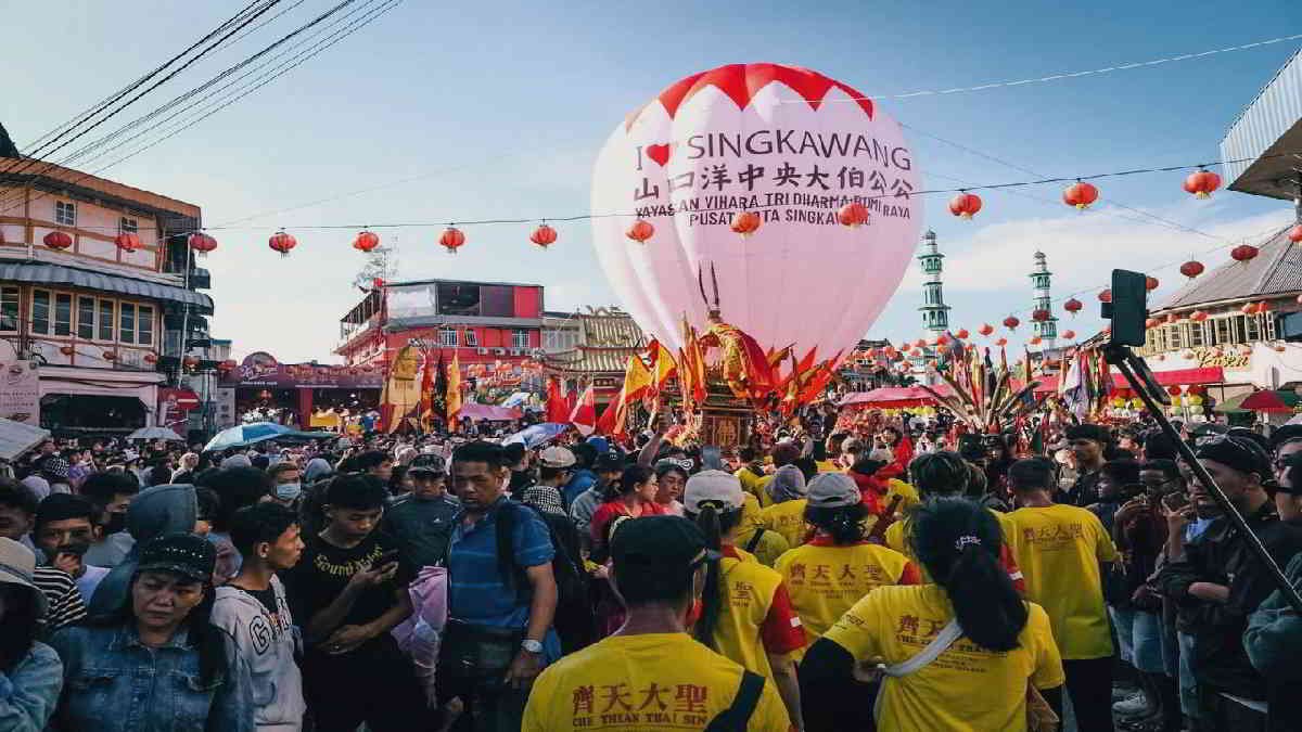 Suasana Festival Cap Go Meh Singkawang