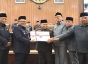 DPRD Kota Bekasi Tandatangani 5 Raperda Jadi Perda