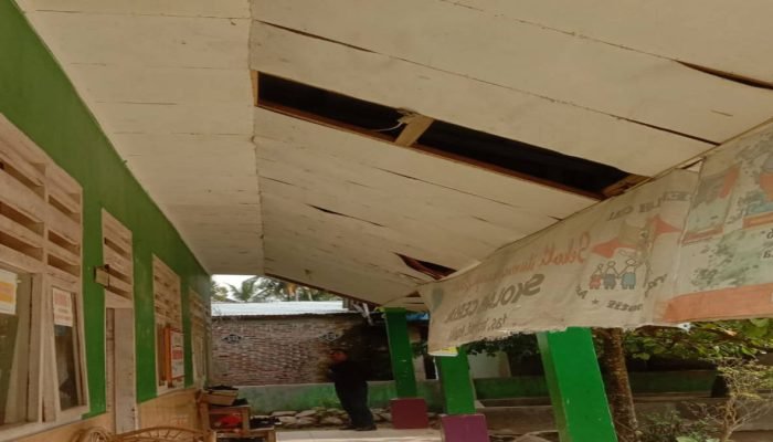 Tak Miliki Biaya Perawatan Gedung SDN 1 Kacapura Semaka, Memprihatinkan