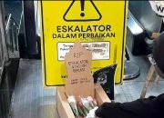 Eskalator di Stasiun Bekasi 3 Bulan Mati, Penumpang Kirim Karangan Bunga Duka Cita