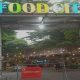 Food City jadi satu lokasi tempat nongkrong unik di komplek Galaxy, Kota Bekasi karena di pintu masuknya ada tergantung bertuliskan 'BANGUNAN INI DISEGEL' lengkap dengan logo Pemkot Bekasi, foto diambil Rabu 7 Februari 2024.