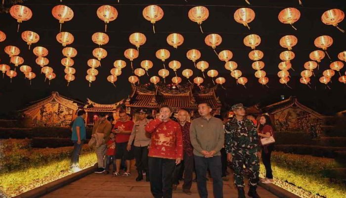 Perayaan Tahun Baru Imlek 2024 di Jabar Aman, Kota Bekasi Berjalan Biasa di Klenteng