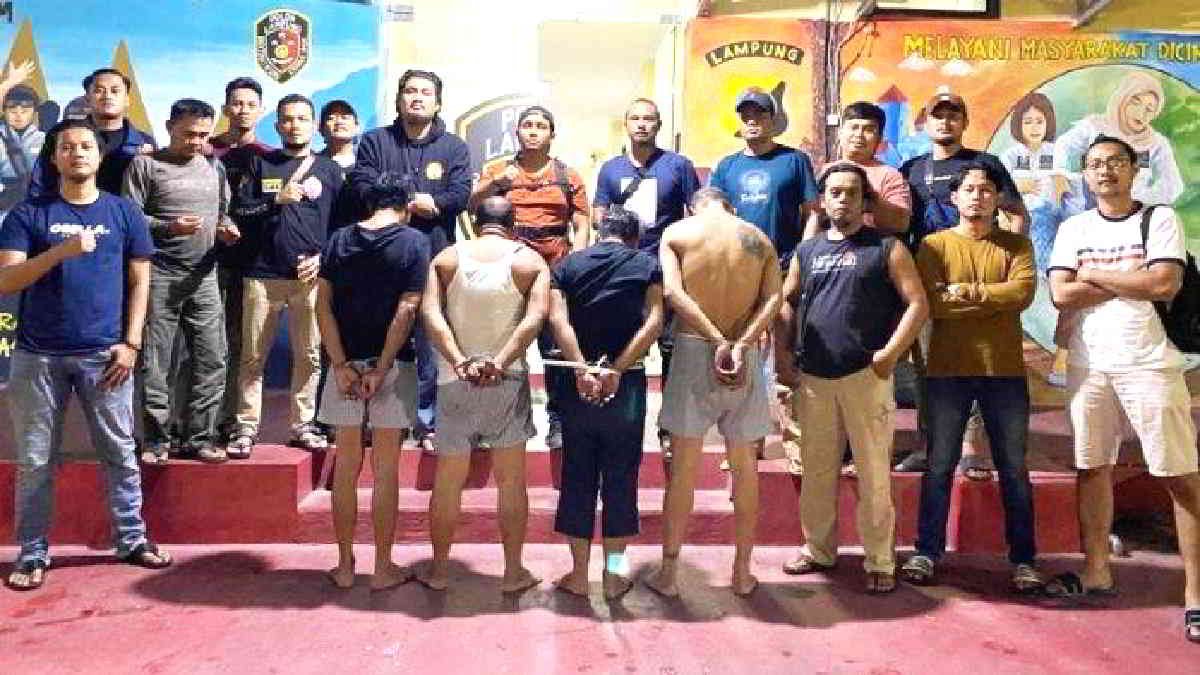 4 Pelaku hipnotis yang sempat beraksi di Pasar Liwa, Lampung Barat berhasil dibekuk polisi, Minggu 4 Februari 2024