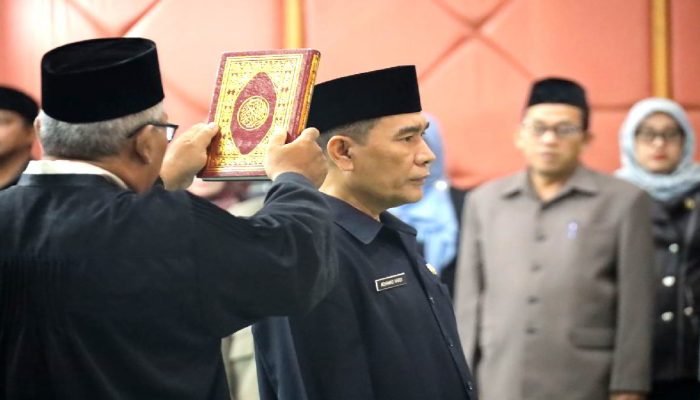 12 PNS Baru dan Pejabat Fungsional Ahli Utama di Lingkungan Pemkot Bekasi, Dilantik