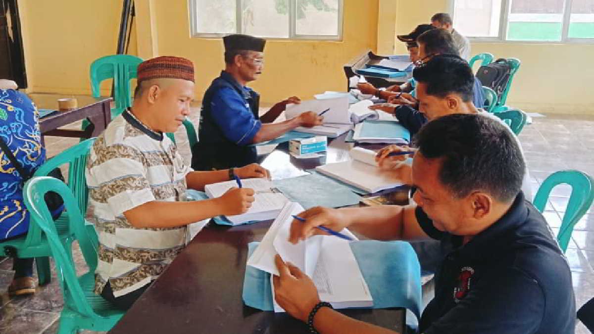 Suasana rekapitulasi perhitungan perolehan suara partai dan Caleg Jadi untuk daerah pemilihan 5 Lampung Timur dalam Pemilu 2024 telah selesai pada Minggu lalu.