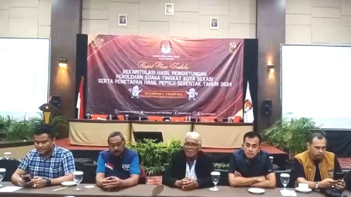 5 Saksi Parpol menolak hasil Pleno KPU Kota Bekasi terkait hasil Pemilu 2024 untuk tingkat PPK Bekasi Utara, kelima saksi itu pun membuat 5 pernyataan sikap, Selasa malam (12/3/2024)- foto doc ist