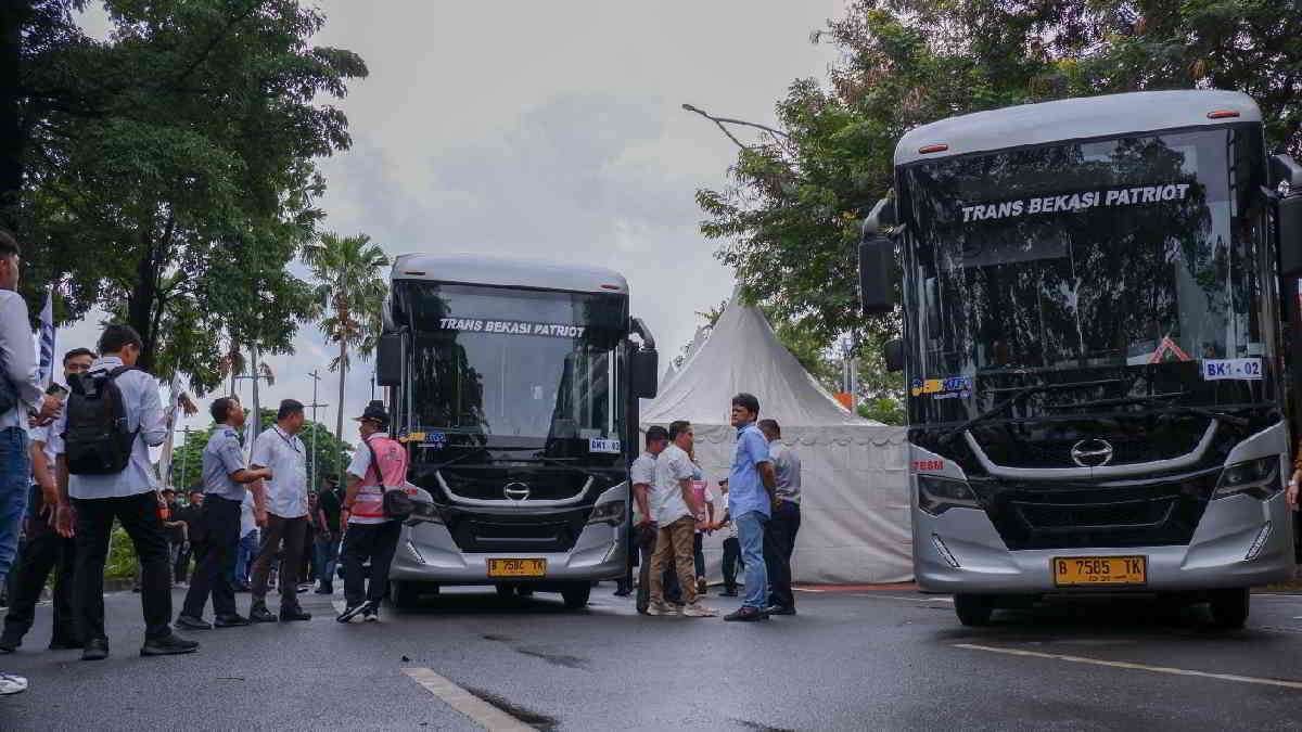 Menteri Perhubungan Budi Karya Sumadi melakukan peresmian pengoperasian BISKITA Trans Bekasi Patriot, pada Minggu 3 Maret 2024