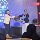 Gandasari Trading Corp mendapatkan penghargaan Bea Cukai Bekasi Award 2024 sebagai UMKM Binaan Terbaik sepanjang tahun 2023. Terlihat Eni Wartuti (kiri) sebagai owner saat menerima penghargaan di Aula Cibitung lantai 3 KPPBC TMP A Bekasi, pada Rabu 6 Maret 2024.
