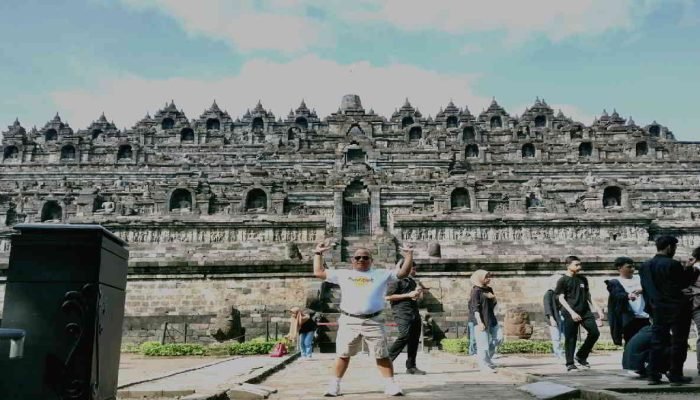 Rencana Pemasangan Chattra Pada Stupa Candi Borobudur Dalam Kajian