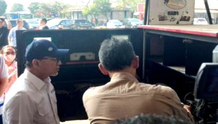 Jelang Arus Mudik, Mendag Segel SPBU Nakal di Rest Area KM 42 Tol Jakarta-Cikampek